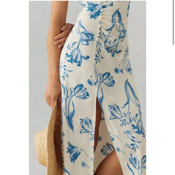 NWT Reformation Frasier Dress in White and Blue Lisse Pattern size 2 - Picture 4 of 11